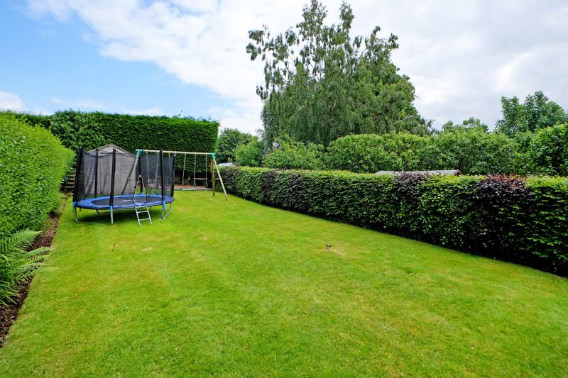 Furniss Avenue Dore